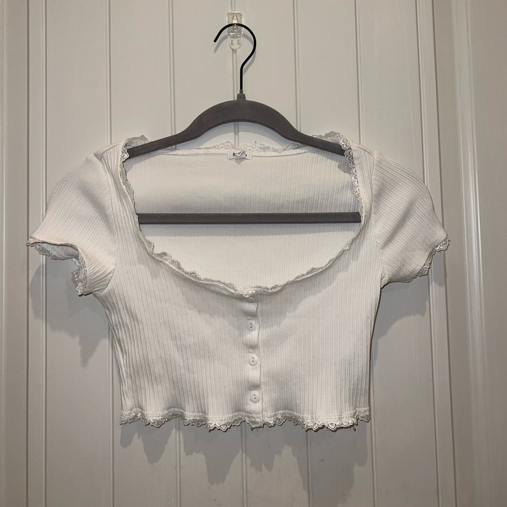 Garage crop top 🤍✨
